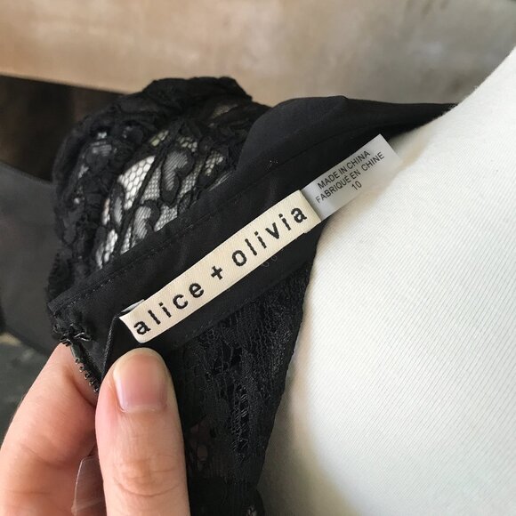 'Alice + Olivia' Collared Button Down Black Lace Dress - Size 10 - Picture 5 of 5